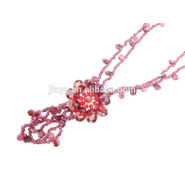 Collar de gargantilla colgante de flor de zirconia de capas múltiples rojo artesanal